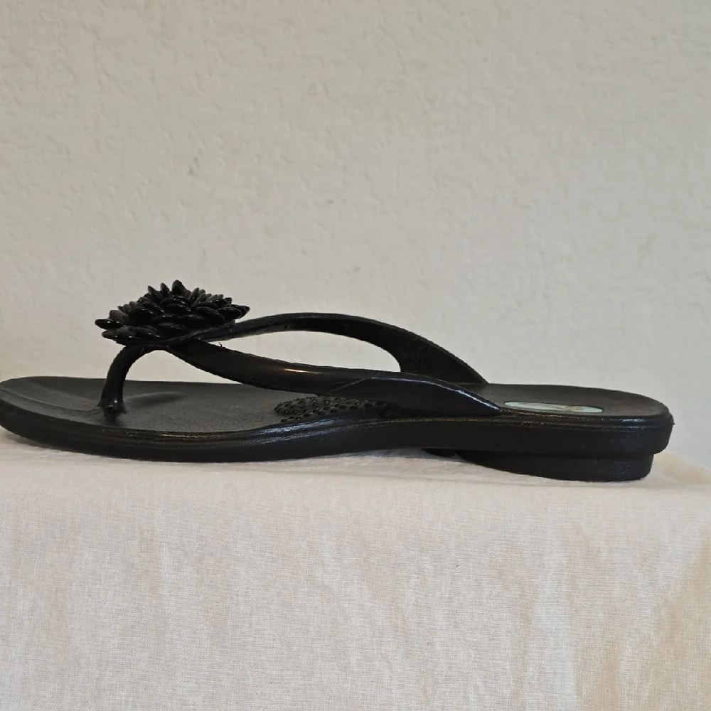 OKA b. Black Women's Sandals with Floral Accent. Size ML - Picture 13 of 16